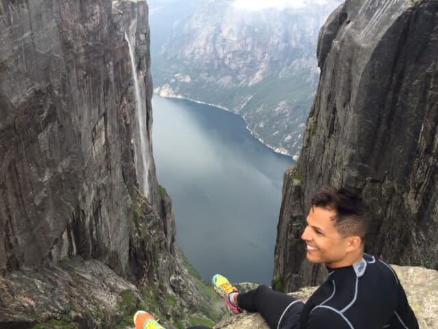 Trilha da pedra suspensa