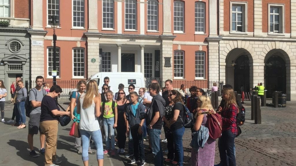 Free walking tour, one of the best ways to know more about London's history