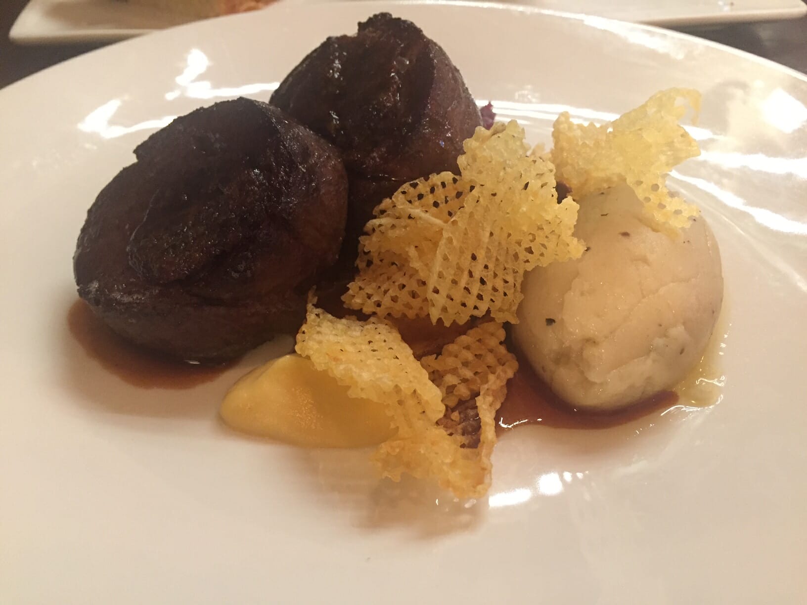 haggis stuffed venison with bone marrow mash, braised red cabbage, mushrooms and chips served at the Restaurant Wedgwood