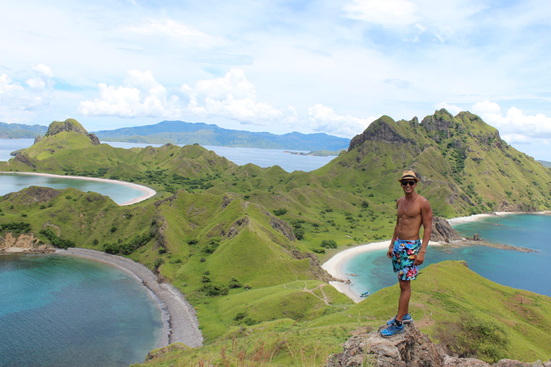 A paisagem de outro mundo da Ilha Padar, Indonésia