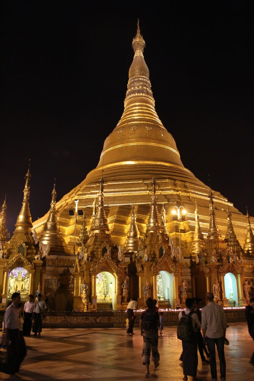 Shwedagon Pagoda at night