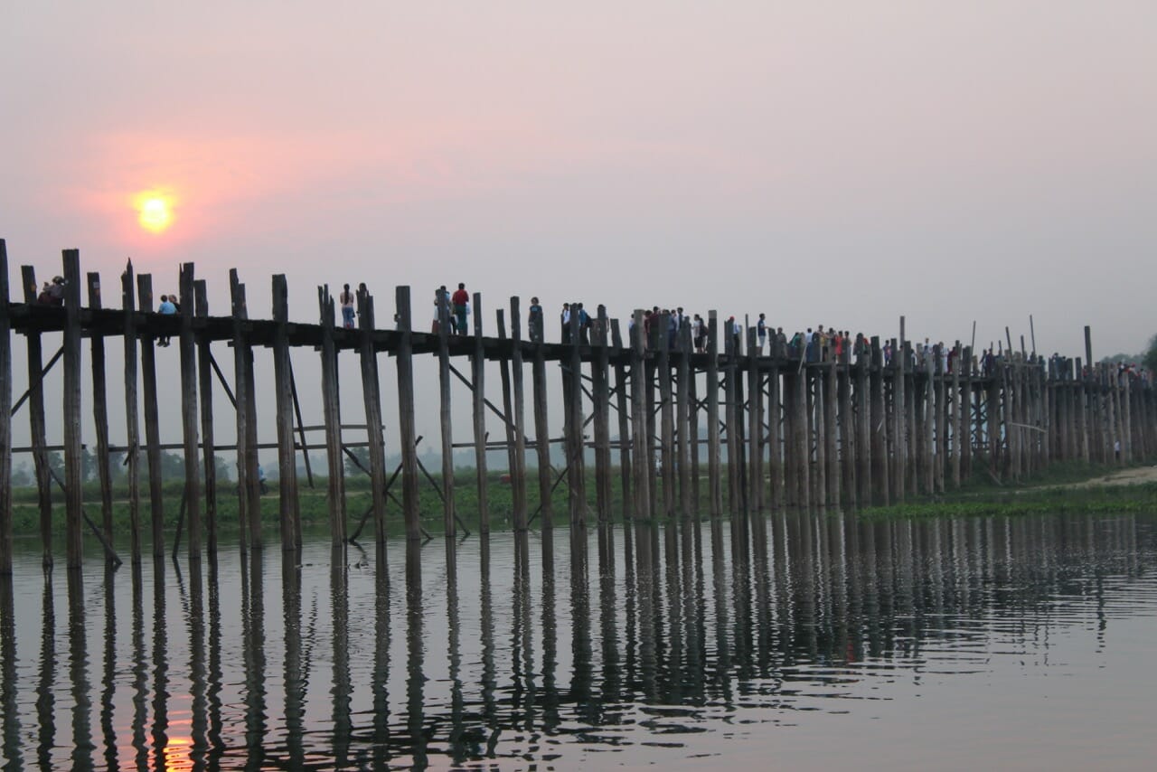 Puesta de sol en U Bein Bridge, Amarapura