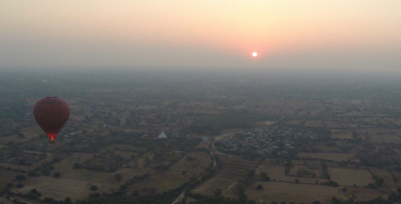 Ballooning in Bagan