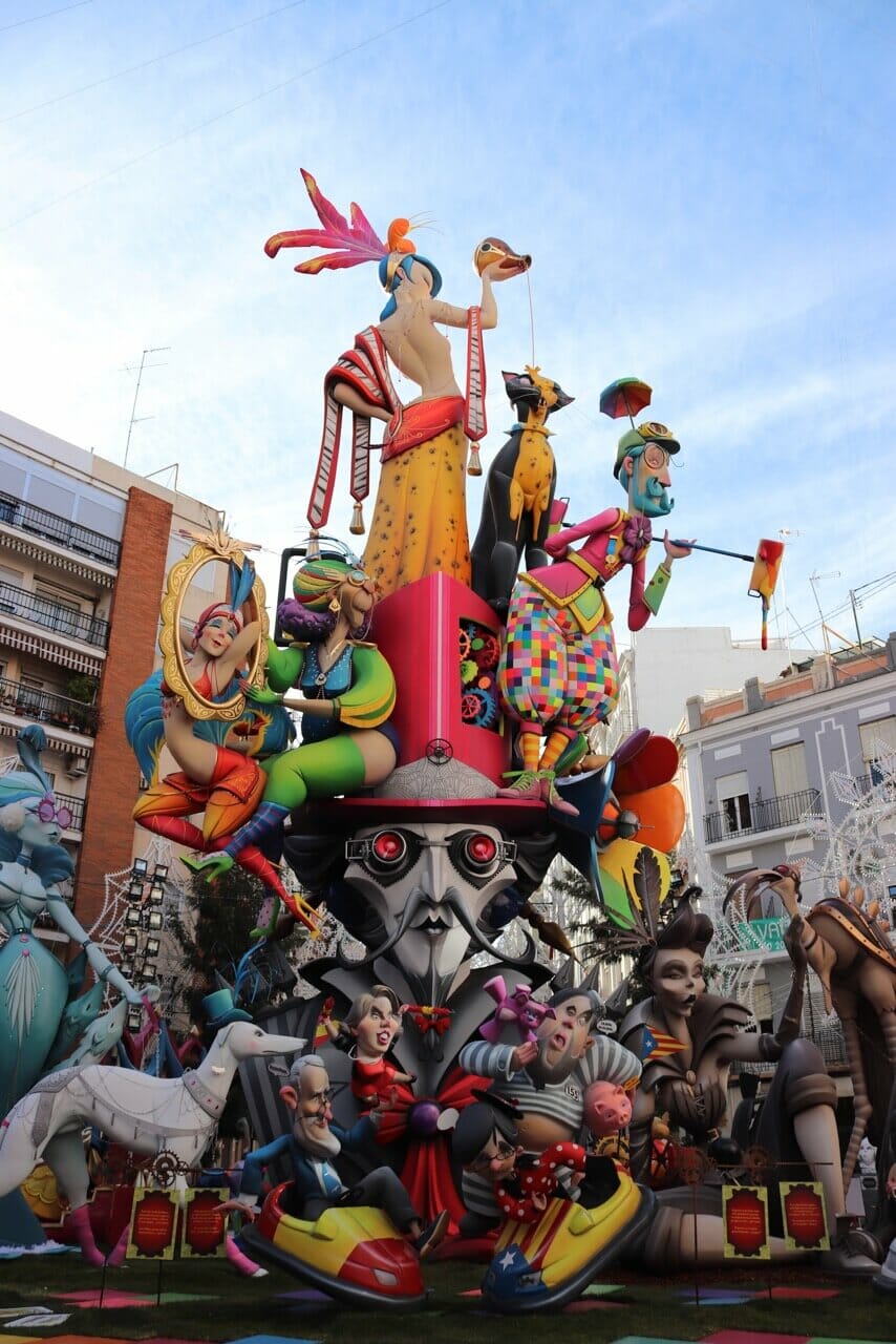 A Falla Cuba-Literat Azorín (Vicente Manuel Martínez Avarice) no bairro de Ruzafa ficou com o segundo lugar da Seção Especial em 2018.