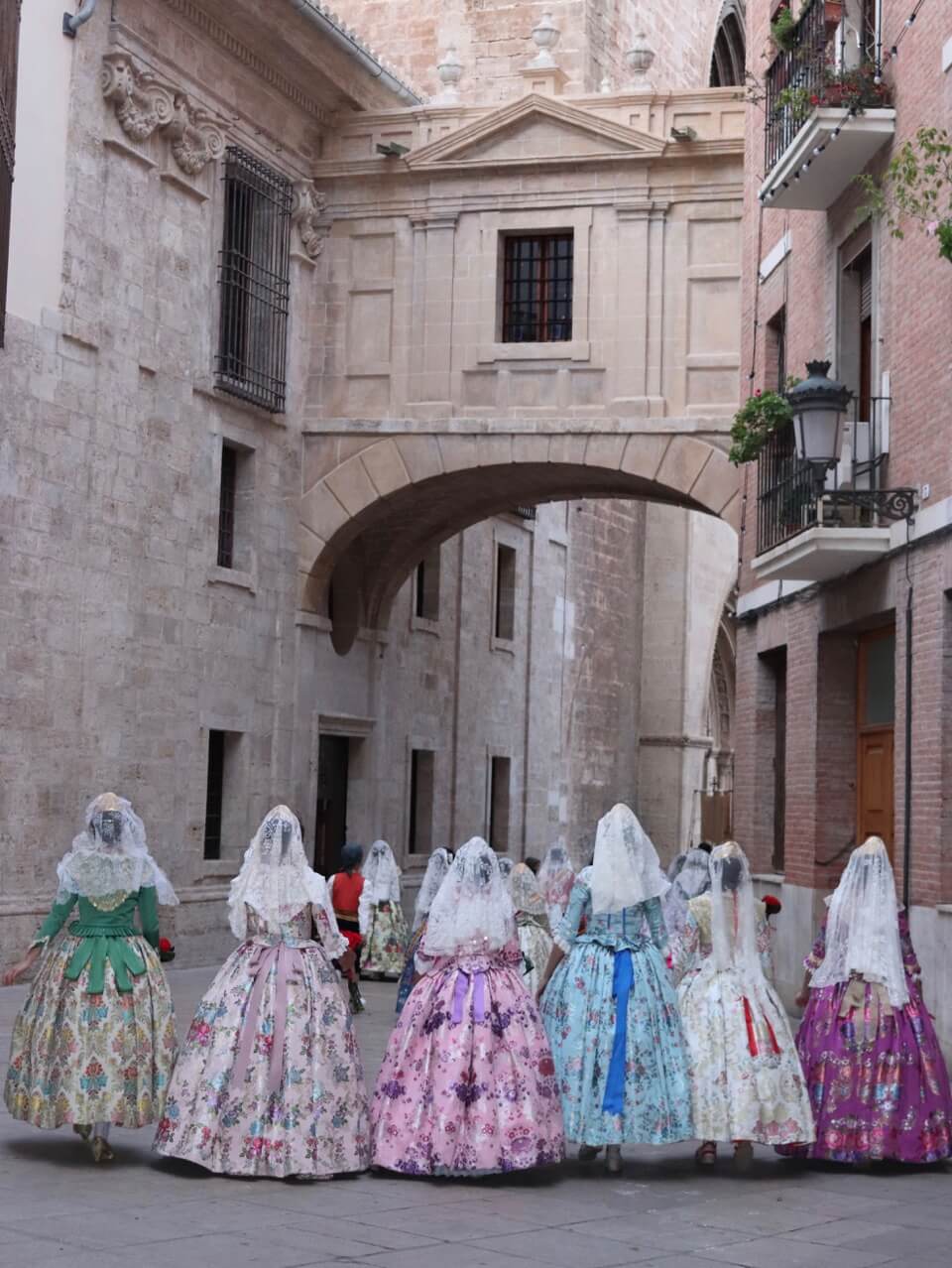 falleras pelas ruas de Valência