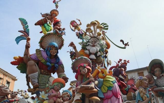 Falla Convento de Jerusalem, the winner of the Special Section, Per Naturalea, designed by Pedro Baena García.