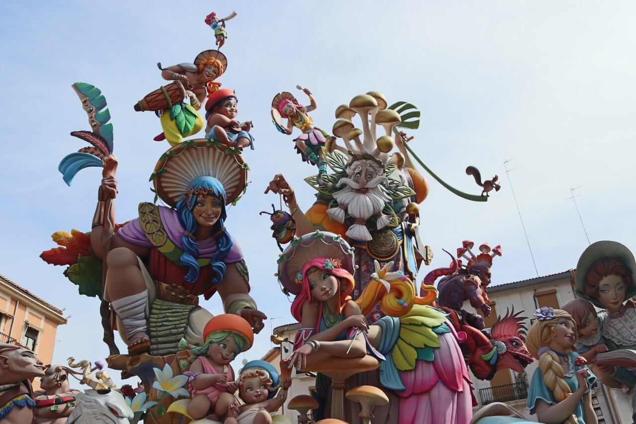 Falla Convento de Jerusalem, a ganhadora da Seção Especial, Per Naturalea, criada por Pedro Baena García.