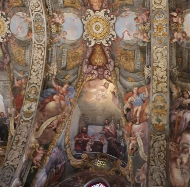 the painted ceiling of Parroquia de San Pedro Mártir y San Nicolás Obispo