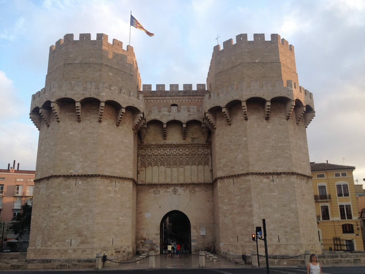 Torres de Serrano es una de las puertas de la ciudad que quedan de la antigua ciudad amurallada de Valencia