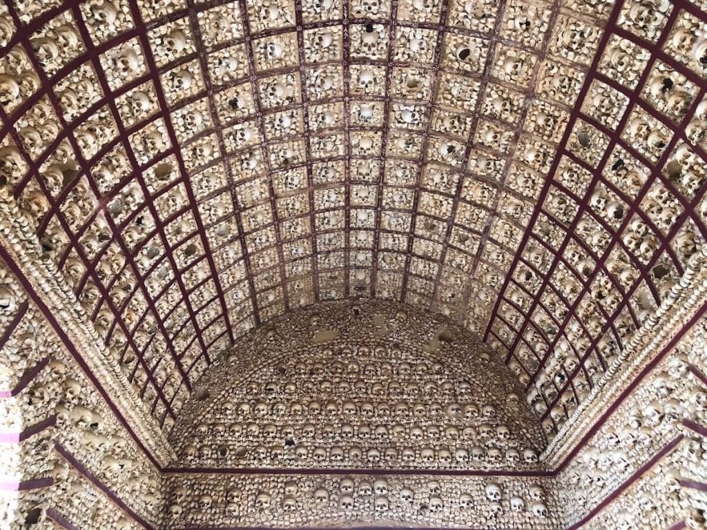 Capela dos Ossos, Faro