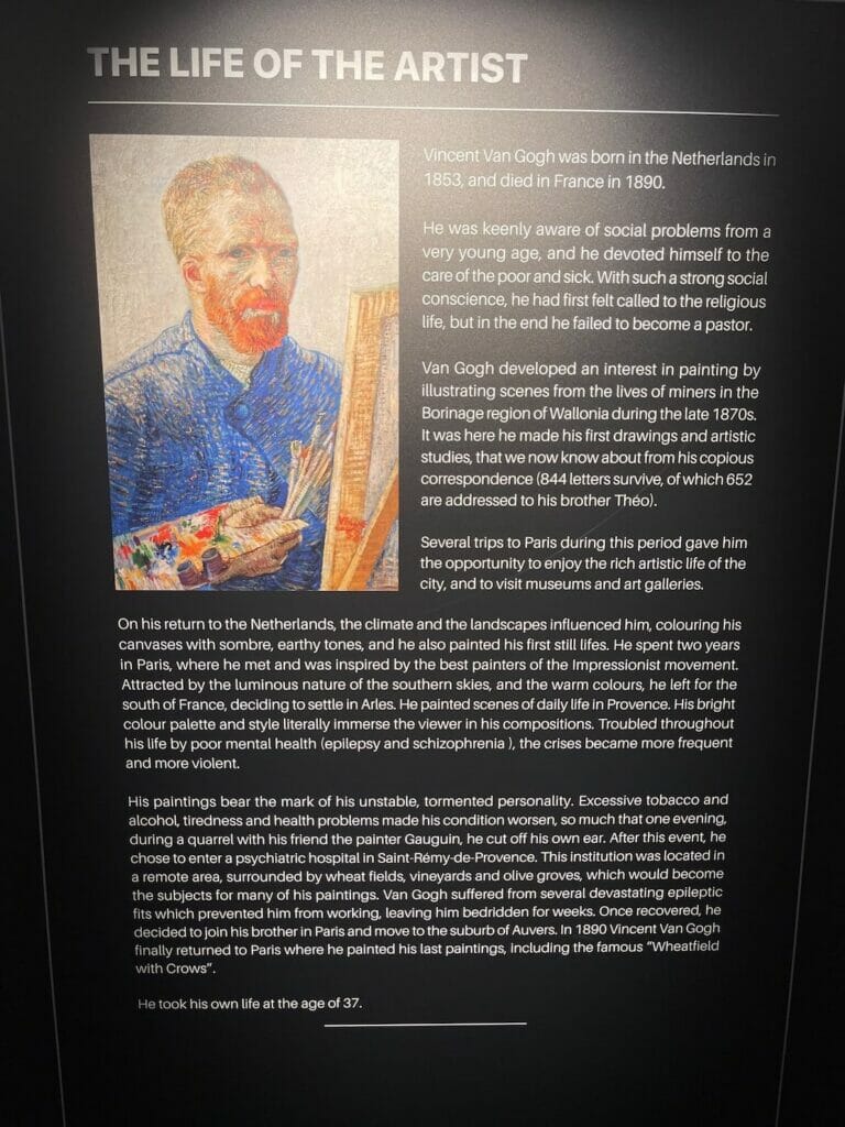 Um texto de parede com algumas informações sobre a vida de Van Gogh