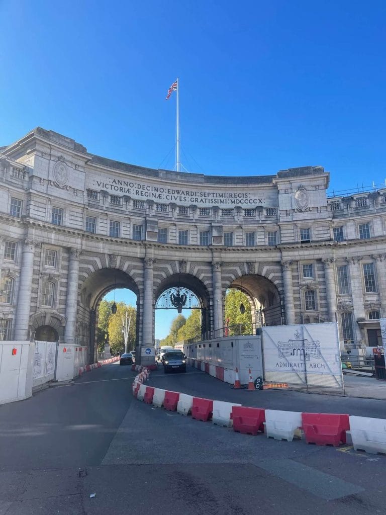 A fachada do Arco do Almirantado, Londres