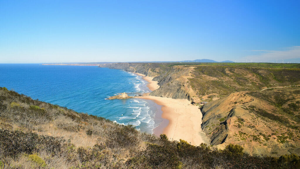 Oceano Atlântico e Praia do Castelejo desde o miradouro da Torre de Aspa, Costa Vicentina, Algarve, Portugal, Europa