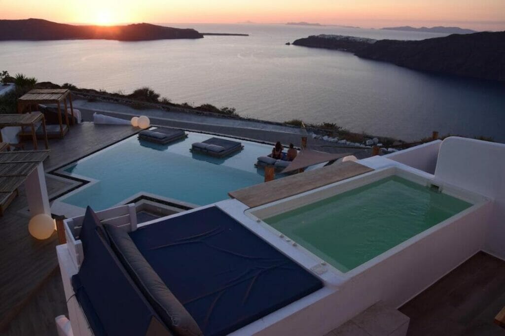 Santorini's Balcony Hotel