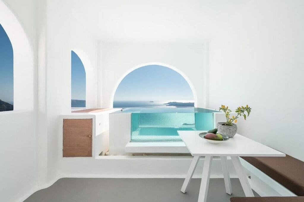 Suite superior con vistas a la caldera y bañera de hidromasaje, Apeiron Blue Santorini, Fira