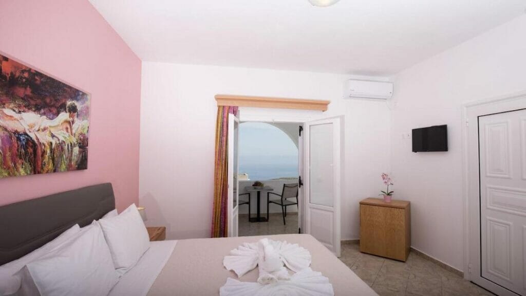 Double bed room at Villa Libertad, Santorini