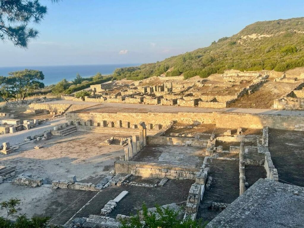 A antiga cidade de Kamiros, Rhodes, Grécia